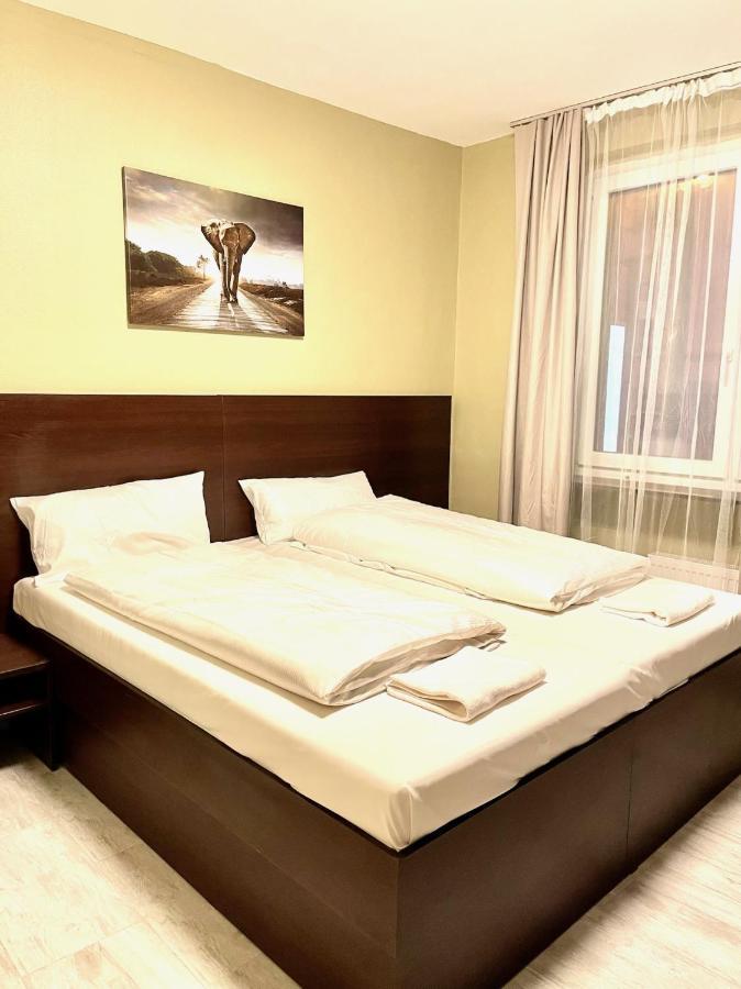 Hotel City Star フランクフルト エクステリア 写真