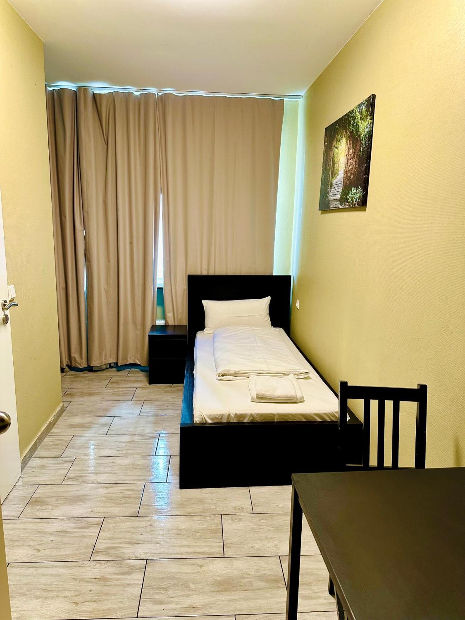 Hotel City Star フランクフルト エクステリア 写真