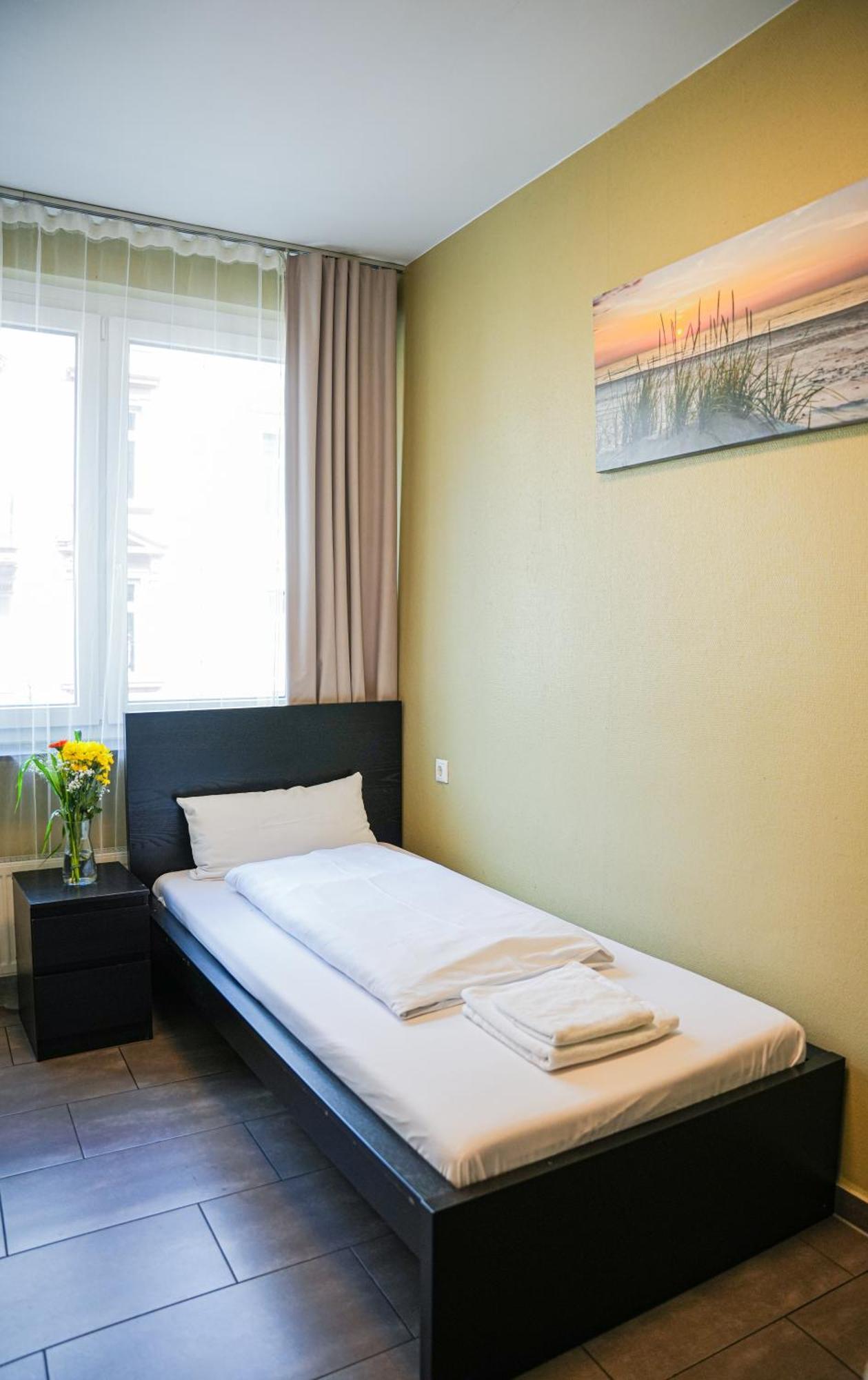 Hotel City Star フランクフルト エクステリア 写真